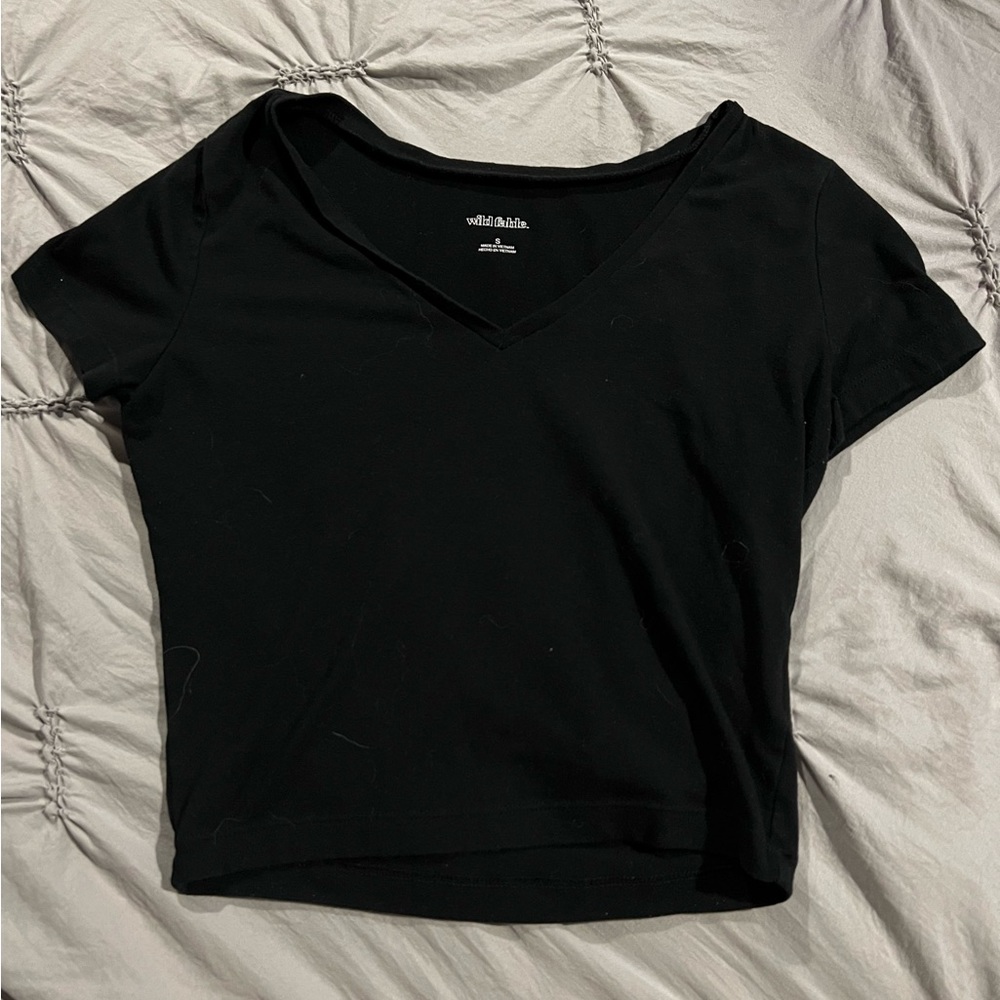 Basic black short sleeve crop top V-neck